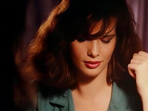 Диана је љута на свог супруга јер жели да има тројку са другом девојком. Освећује се сексом са неколико мушкараца и жена.