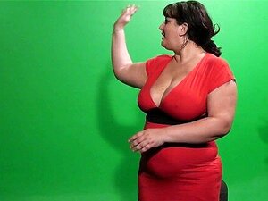 Kona Tatt På Fersken Med En Feit Utro