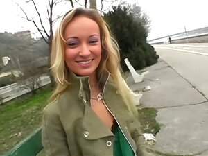 Hottie Geneukt En Eet Sperma In Het Openbaar