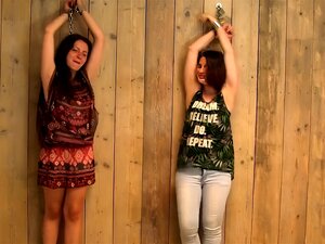 Plasfetisj Brunette Wordt Ruw Geneukt