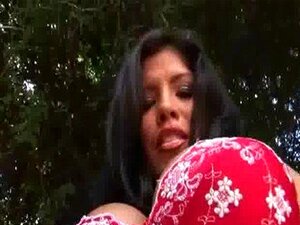 Alexis Amore Con Tetas Grandes Y Culo Apretado