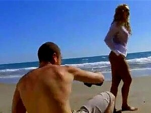 Oglądaj, Jak Ta Ognista Rudowłosa Suka Zostaje Ostro Wyruchana Na Plaży. Żąda Więcej I Kończy Z Gorącym Finałem I Spermą Na Twarzy.