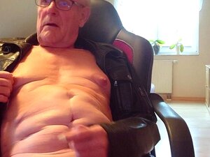 Ervaar Anale Pleziertjes Als Nooit Tevoren Met Onze HD Webcam Performers. Deze Gays Weten Hoe Ze De Opwinding Moeten Verhogen En Je Meer Willen Geven.