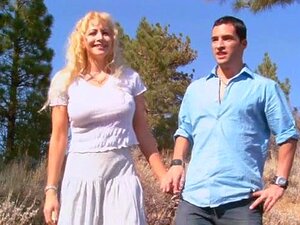 Ervaar Genot In Het Huis Op De Borstenberg, Waar Verlangens Nieuwe Hoogten Bereiken. Ontketen Je Wildste Fantasieën Met Onze Onweerstaanbare Engelen. Ben Je Klaar Om Te Stijgen?