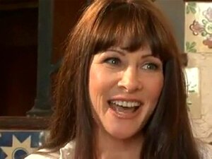 Przeżyj Niesamowitą Przyjemność Z Najgorętszymi Pornogwiazdami Miasta. Te Kocice Wiedzą, Jak Zaspokoić Twoje Najgłębsze Pragnienia. Zanurz Się W świecie Namiętności I Pozwól Im Spełnić Twoje Najbardziej Szalone Fantazje. Nie Przegap Tej Odlotowej Przygody