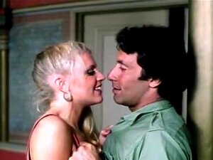 Drska Zlatokosa Je žestoko Izjebana U Vintage Porno Videu