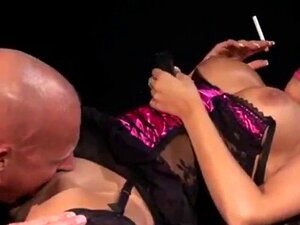 Smokin' Miss Ma Wieczór Z Lizaniem I Pieprzeniem. Smokin' Miss Ma Wieczorem Lizanie I Pieprzenie