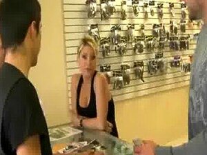 Jag Har Inga Pengar Att Betala Hyra Så Snälla Knulla Mig 24