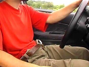 Młoda Niemiecka Para Diletante W Oralnej Stymulacji W Samochodzie,