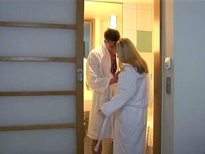 Tuore Hoikka Saksalainen Söpöläinen Nai Ystävänsä Kotona Ja Yrittää Anaali