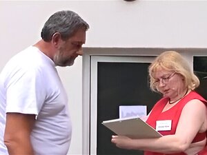 Niemiecka Babcia Daje Złoty Prysznic