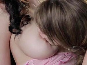 KÄRLEKEN MELLAN LESBISKA, Titta Och Njut Av Jelena