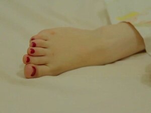 Sofia W Footjobie