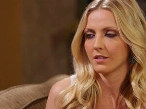 Карла Куш је лезбејска богиња