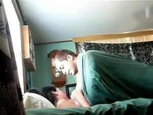 Врела црнка смеђа групно јебана, секси студенткиња правних година, слаткица у групном сексу после журке