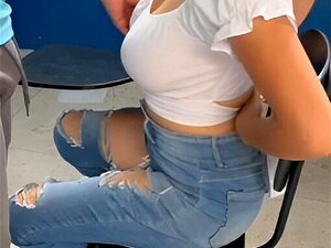 Me Fallo Ala Profe De Inglés En El Salón De Lectura