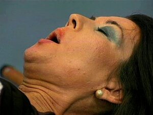 成熟女人看起来很努力