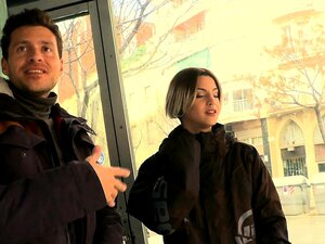 Прелепа Меј лудница игра се са моћним вибратором