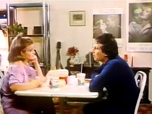 Figa Pelosa Retrò Che Cavalca Il Cazzo,