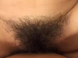 MILF Asiática Es Follada Duro En Un Trío Con Sus Dos Sementales. Milf Asiática Es Follada Duramente En Un Trío CON SUS Dos Sementales