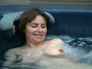 Elaine Very Hot French Naked Female Amateur (2008)