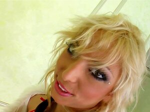 Ο κώλος της Megane καταστρέφεται από δύο τύπους καθώς ουρλιάζει