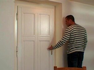 Pieprzy Starą Torbę, Gdy Jego żona Nie Ma W Domu