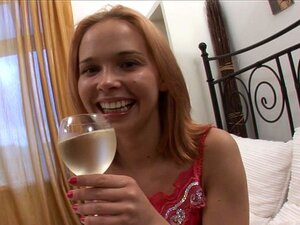 1St Anaali Ujo Punapää,