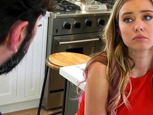 Enteada Com Bunda Perfeita Haley Reed Fodeu O Cu Apertado Do Padrasto Com Seu Pau Grande E Duro Depois Que Ela Lhe Deu Um Boquete Desleixado. A Gatinha Estava Cobrindo A Mamãe De Trair. Ela Queria Manter O Padrasto Para Ela E Ela Deu Tudo Para Ele. Depois