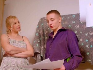 SHAME4K. Prljavi Privatni Detektiv Jebe Varljivu Zrelu Osobu Na Stolu