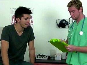 Геј порнић: Спустио сам сто за преглед и узео његових 10-фунти у своје руке