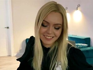 Cudowna Sąsiadka Przyszła Ją Odwiedzić I Zafundowała Jej Loda