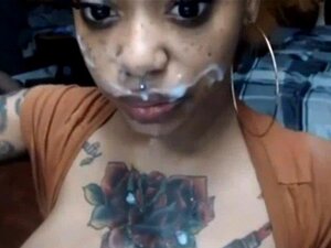 Det är En Enorm Sats För Denna Storbystade Svarta Heting. Det är En Enorm Satt För Denna Storbystade Svarte Snygging