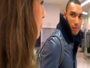 Pornô De Pegada Com Garota Modelo