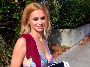 Dive Into the X-Rated World of Lilli Dixon at xecce.com