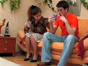 Жена и младић порнић,