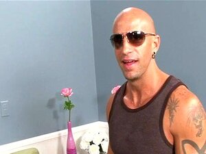 Het MILF Tar En Røff Sex Og En Ansiktsbehandling