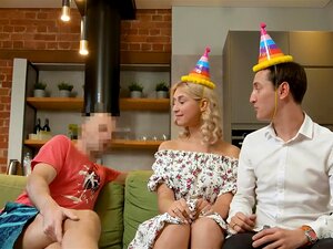 HUNT4K. Феноменална вечера долази до краја када гост жели секс са девојком