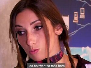 Француска студенткиња добија дупе изјебано од домара и директора