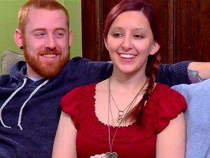 Партнери суочени са искуством свинговања у отвореној свинг кући. Свеже свингер партнери суочавају се са искуством свингирања у отвореној свинг хаус на националној ТВ Ако желите да видите више посетите нас сада