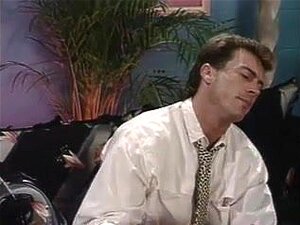 Викторија Парис у ретро ФФМ сцени