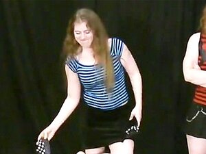 Strip Darts Med Johnny Och Kat Vs. Joe Och Daisy