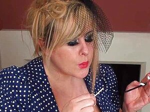 Classy Lady Leah Smoking