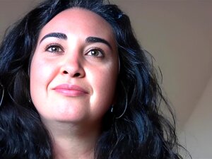 Disfruta de una sesión de cámara ardiente con las seductoras Rita y Rosa. Estas irresistibles damas te dejarán deseando más. ¡No te pierdas este encuentro candente!