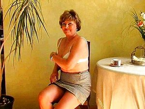 Sexy Oma Kut Met Dildo