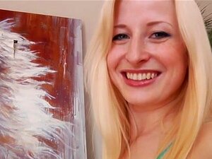 Kira Lake I Sexig Kira Lake Som Att Suga Strumpor Video. Het Blondin Kira Lake Har Kommit Hela Vägen Från Kanada För Att Suga Kuk! Hon är Supersöt Och Yr Och Ivrig Att Behaga! Men Låt Inte Denna Söta Irländska Få Dig Att Tro Att Hon är Helt Oskyldig, Hon 