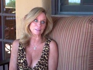 Reife Und Frische Frau Mit Leidenschaftlichem Sex