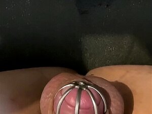 Pov Femboy Cums Genom Kyskhet Fågelbur
