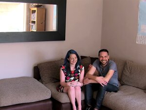 Un Falso Agente Britannico Scopa Una Coppia