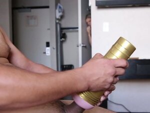 Adik tiri Menyetubuhi abang tiri dengan Fleshlight
